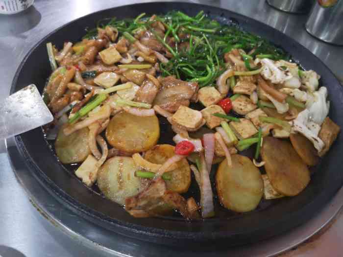 樵夫餐饮大方沙坝烙锅店