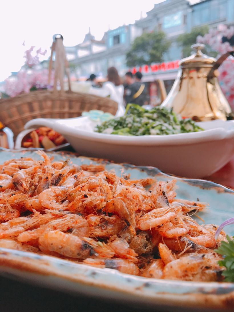 「洱海虾」很喜欢这个虾,虾不大,但是肉质饱实,味道很赞,超级喜欢这个