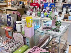 -新华里咖啡书吧(新华书店小寨店)