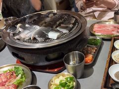 -围炉肉舍•炭烤活鳗•丹东海鲜烤肉(步行街店)