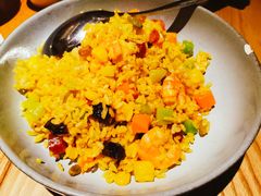 大叻经典菠萝海鲜炒饭-米纸越南小馆(金鹰世界店)