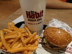 -The Habit Burger Grill 哈比特汉堡(爱琴海店)