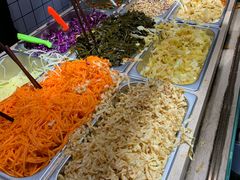 自助取餐区-三兄弟高炉烧饼