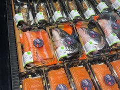 -中百仓储超市有限公司(越秀星汇维港店)