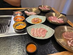 -臻牛烤肉