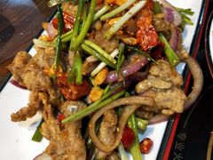 -虾弄弄海派小龙虾·牛羊蝎子火锅