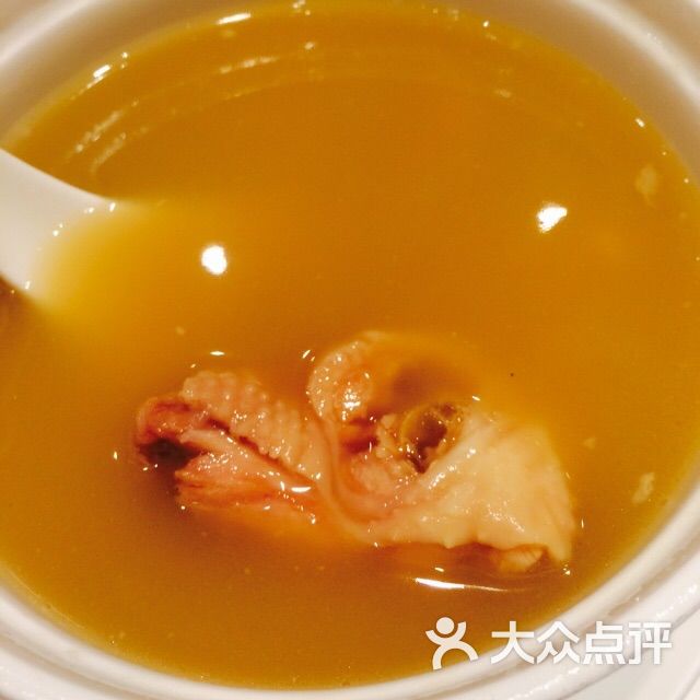 鲨鱼骨淮山杞子炖老鸡汤