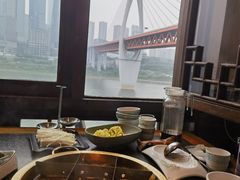 -小天鹅火锅·一线江景洪鼎旗舰店(洪崖洞店)