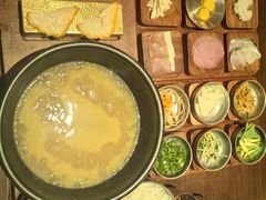 -银米·云南传统过桥米线(双廊黑金冠店)
