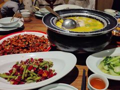 -九锅一堂酸菜鱼(万达广场店)
