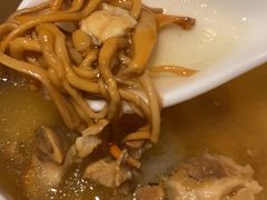 -大中华希尔顿酒店-念自助餐·嗨啤·小龙虾