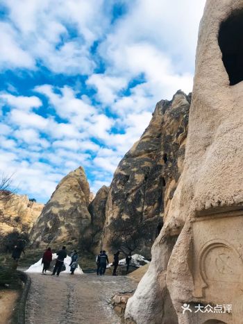 远近高低各不同，就适合走走逛逛在不同角度去欣赏它的美