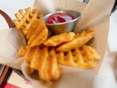 -必胜客(WOW阿罗海店)