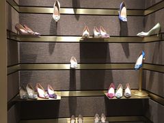 -Manolo Blahnik(置地广场店)