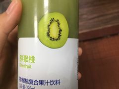 猕猴桃复合果汁饮料-瑞幸咖啡(南海万科广场店)