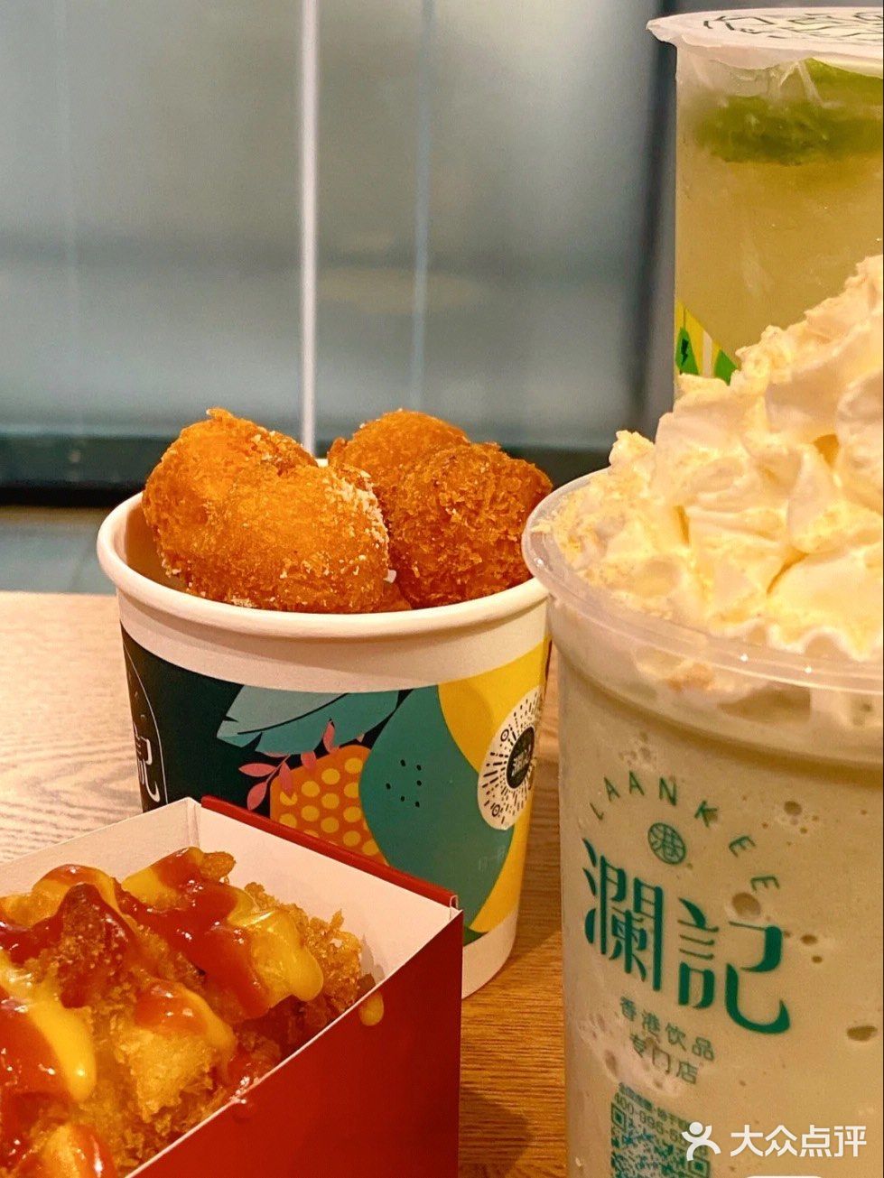 在青岛吃过就念念不忘的米热狗️ 终于开来昆明了！