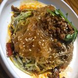 有奶味儿,中间松软的像面包,表层薄薄酥酥口感