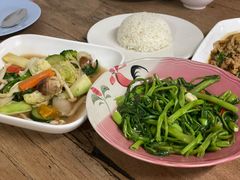 -Kat's Kitchen