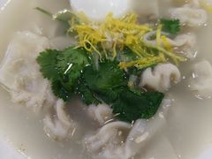 精肉小馄饨-小杨生煎(成山巴黎春天店)