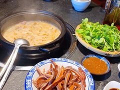 -大匠工房古船木艺术餐厅·猪肚鸡专门店(长白仙岛店)