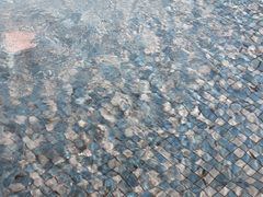 -涨巢·潮玩水疗局