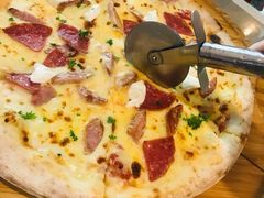 香肠芝士披萨-BISTROFIORE美伊娜(伊犁南路店)