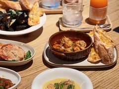 -Common Table · Brunch & Coffee