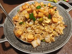 -曼听小寨海鲜烧烤·大连辣炒大王(盖州街店)