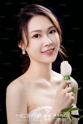 -现代经典婚纱摄影