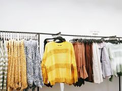 实物图-URBAN REVIVO(上海中庚漫游城店)