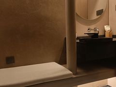 -灸春堂·艾灸·痛症·整脊连锁(之江银泰店)