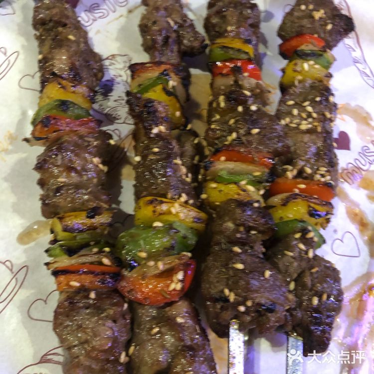 朋友拉着来的，据她说是从南锣鼓巷的店吃过来的