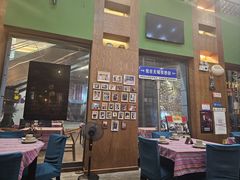 -香巴拉云南餐厅(华莱坞店)