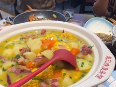 -川流不息·地道川菜·小龙虾(松东路店)