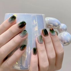 -花岐款式专研健康美甲沙龙