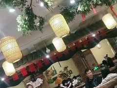 -老房老舍重庆火锅(假日城市店)