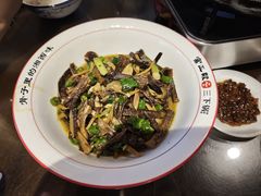 -富正毅三下锅·湘西韵味(天门山索道店)