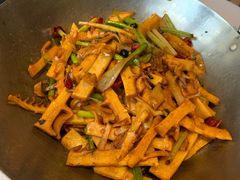 干锅腊味嫩笋芽-龙吟九品(青龙山庄店)