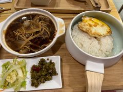 红烩牛肉饭-嘉和一品粥(山水店)