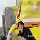 海绵宝宝降落在大悦城楼顶了？