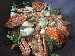 -大富蚝乌东哥饭店·石锅鱼杂·柠檬鸭(革新路店)