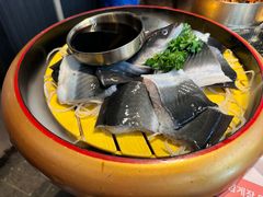 -草家酱蟹炭火烤肉店(珲春南路一店)