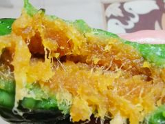 艾叶咸蛋黄肉松青团-王家沙点心店(南京西路总店)