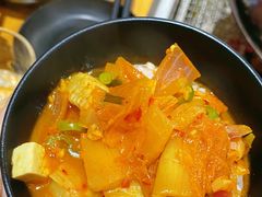 猪肉泡菜汤-肉甲韩国木炭烤肉(新壹街1店)