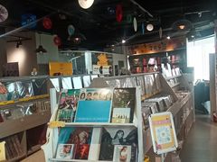 -浣熊唱片店(上海影城店)