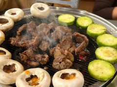 -围炉肉舍•炭烤活鳗•丹东海鲜烤肉(步行街店)