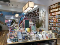 -猫的天空之城概念书店(束河店)