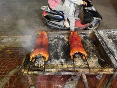 -四更周店烤乳猪