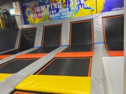 -蹦贝运动中心·蹦床·攀岩·闯关(龙岗店)