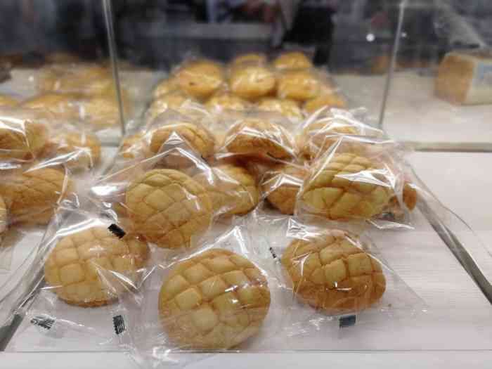 第一次见到了菠萝包～ 食物种类都差不多 每间宜家的流程和设计都非常